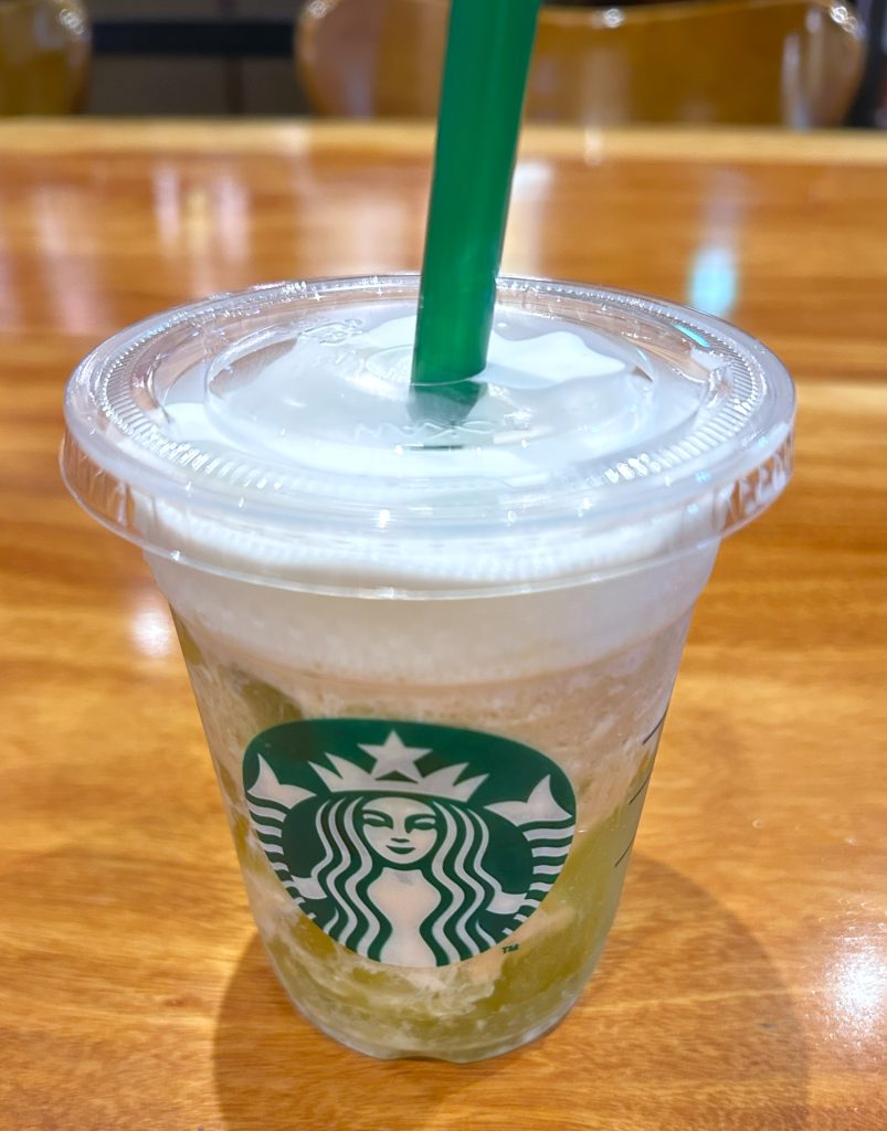あれだけ「チラックス！」って言ったのに、ちゃっかり飲みました🍇